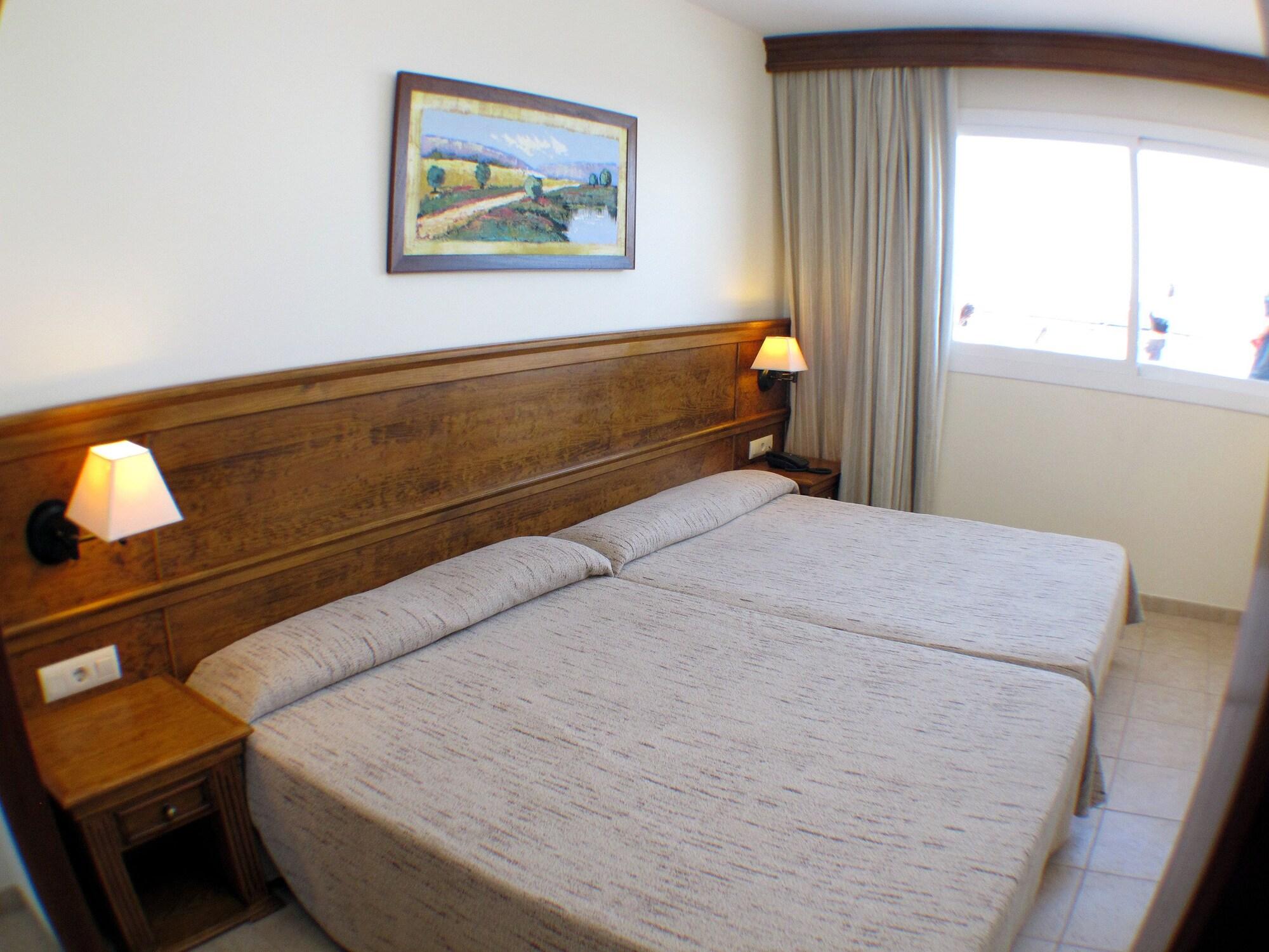 Hotel Ohtels Cabogata 4*